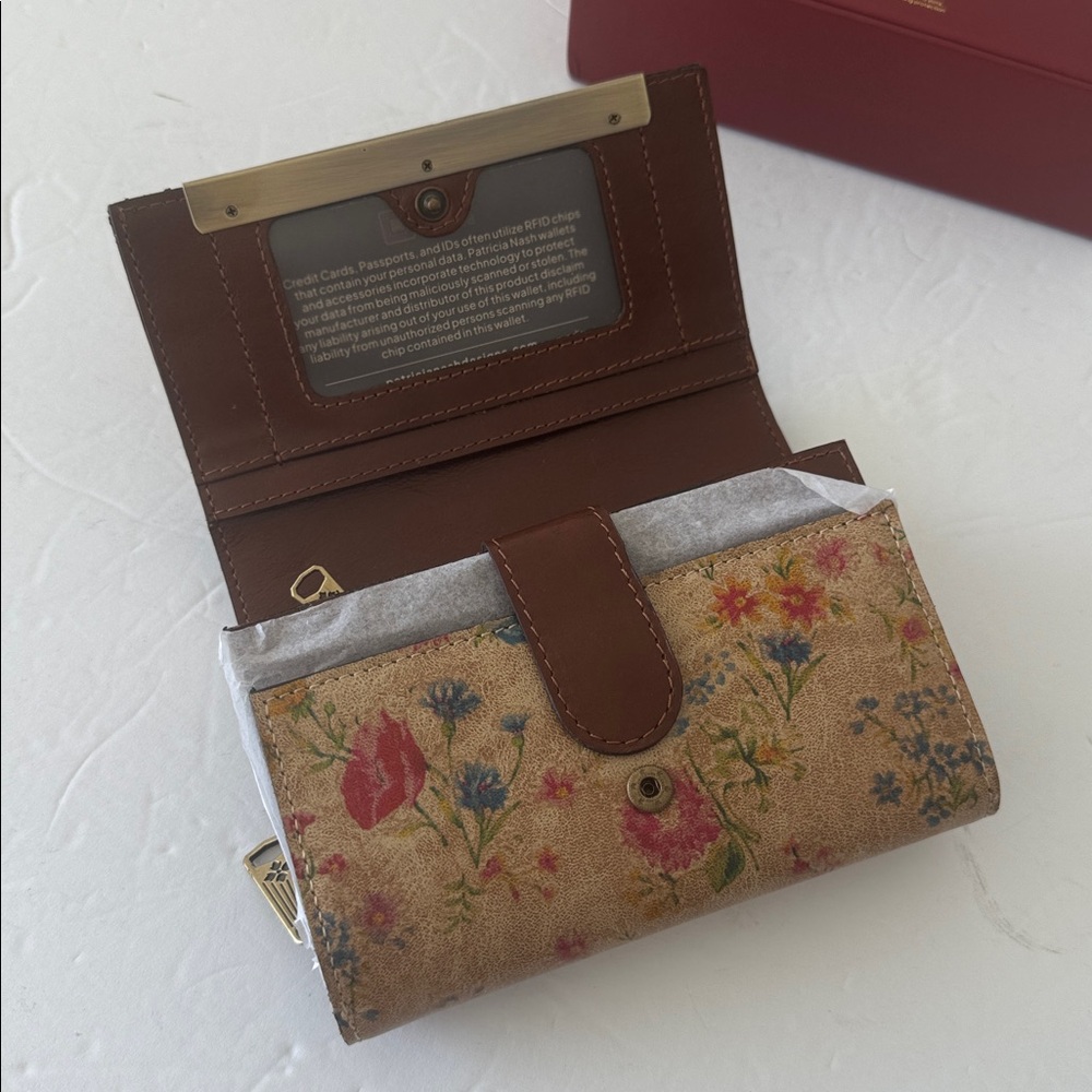 PATRICIA NASH Cametti floral leather RFID trifold wallet Prairie Rose Tan Red - Picture 14 of 14